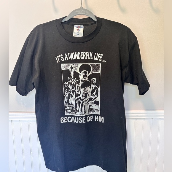 Jerzees T-Shirt. Christian message “it’s a wonderful world because of Him”Size M - Picture 2 of 6
